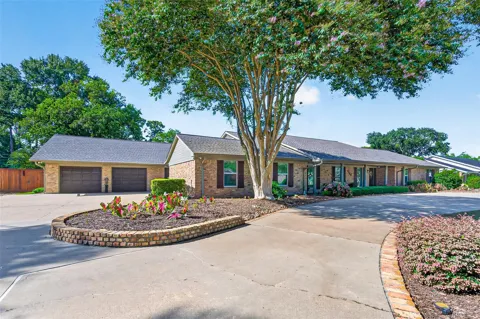 702 Foster Drive