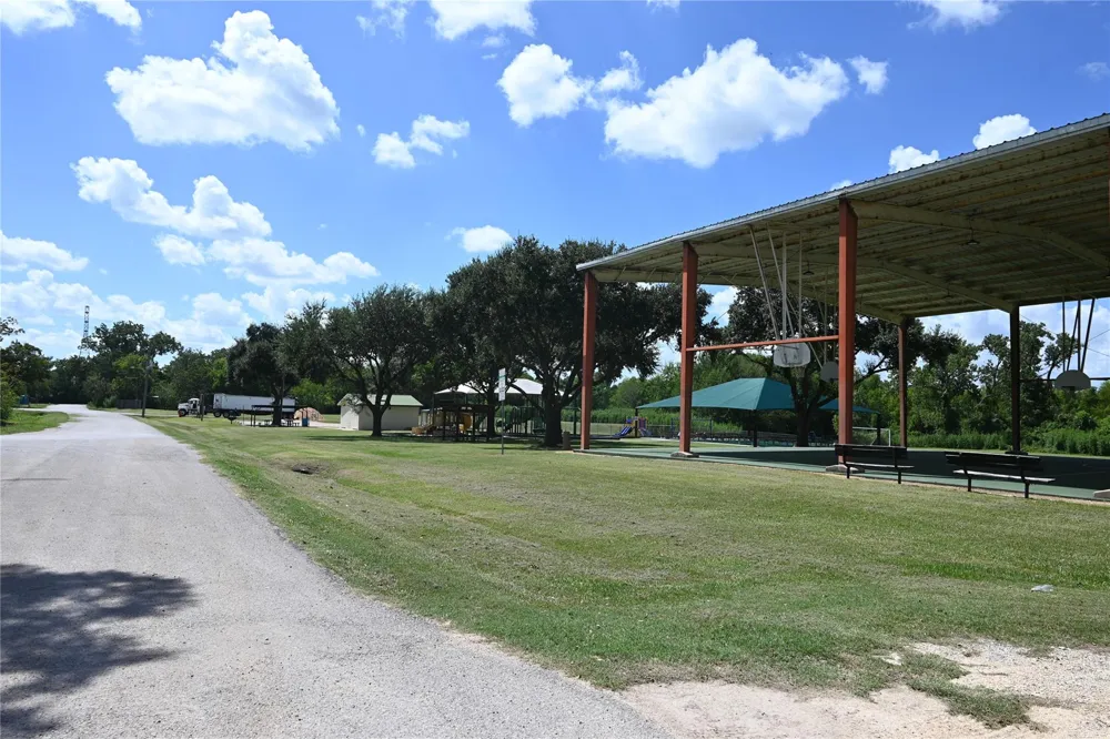 111 6th Street Rosenberg, TX 77471