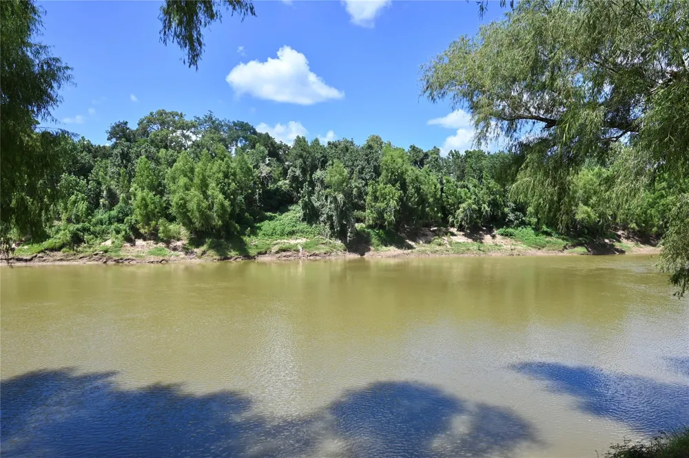 111 6th Street Rosenberg, TX 77471