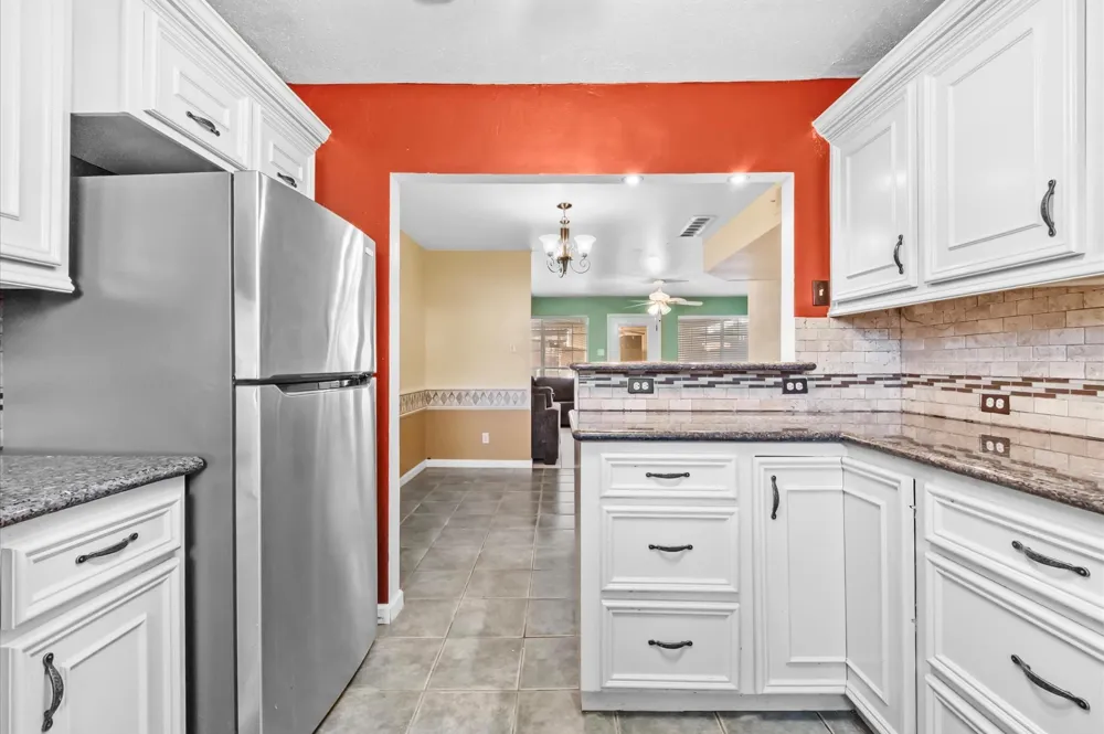 1025 Willow Oaks Circle Pasadena, TX 77506