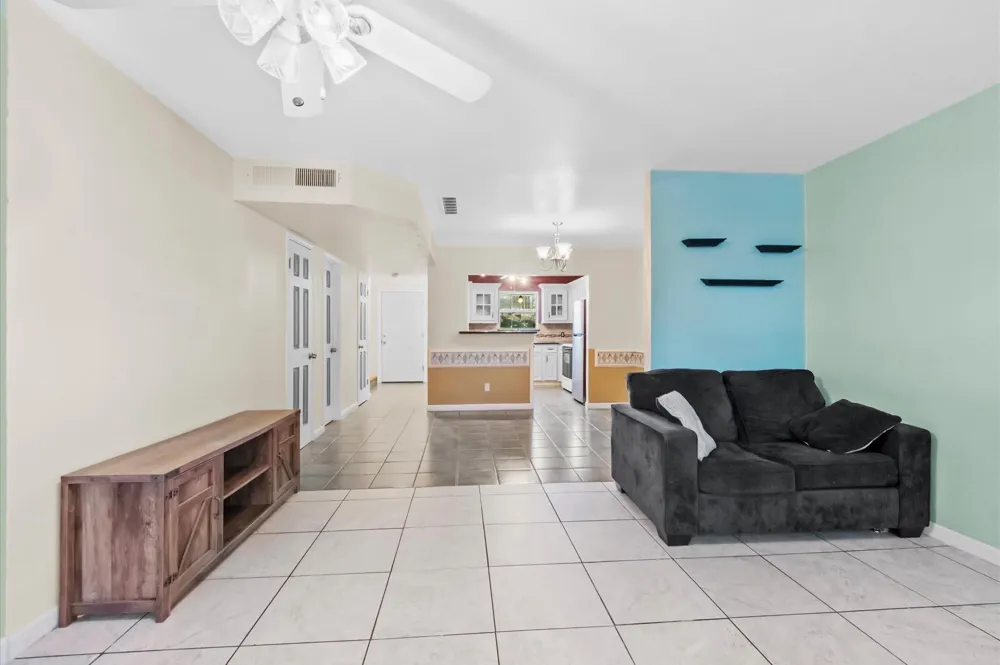 1025 Willow Oaks Circle Pasadena, TX 77506