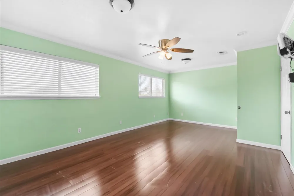 1025 Willow Oaks Circle Pasadena, TX 77506