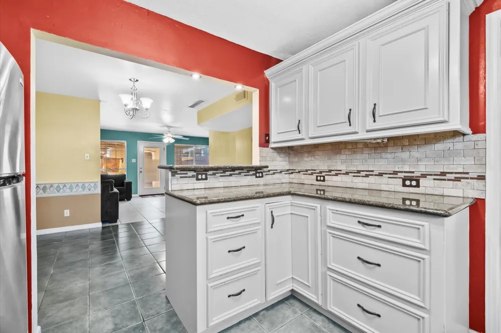 1025 Willow Oaks Circle Pasadena, TX 77506