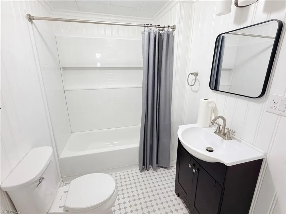 226 White Plains Road Roaring River, NC 28669