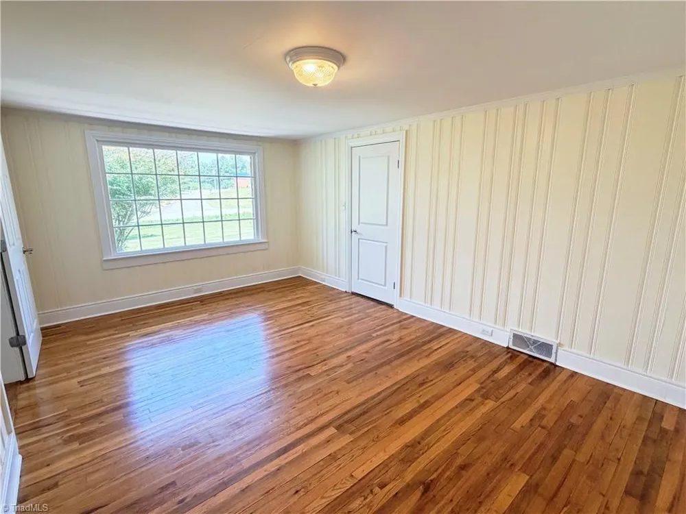 226 White Plains Road Roaring River, NC 28669