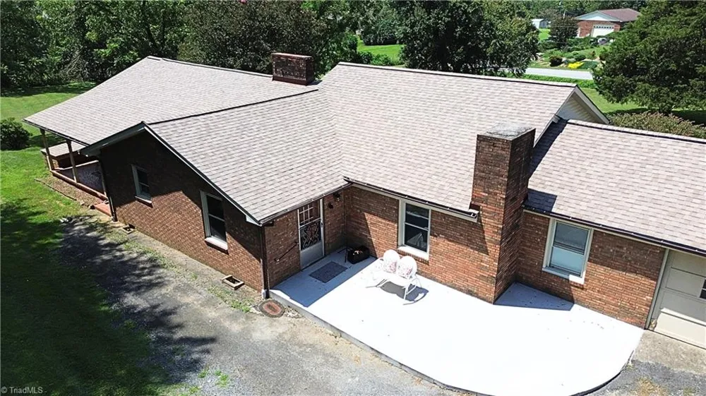 226 White Plains Road Roaring River, NC 28669