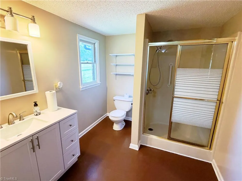 226 White Plains Road Roaring River, NC 28669