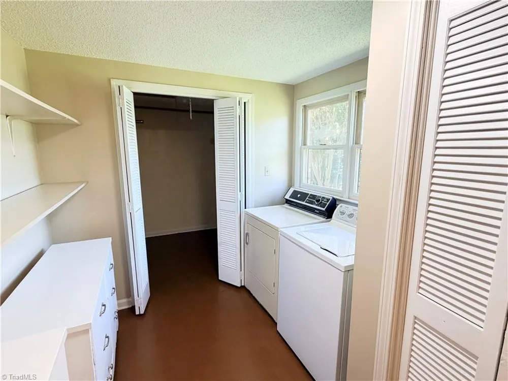 226 White Plains Road Roaring River, NC 28669