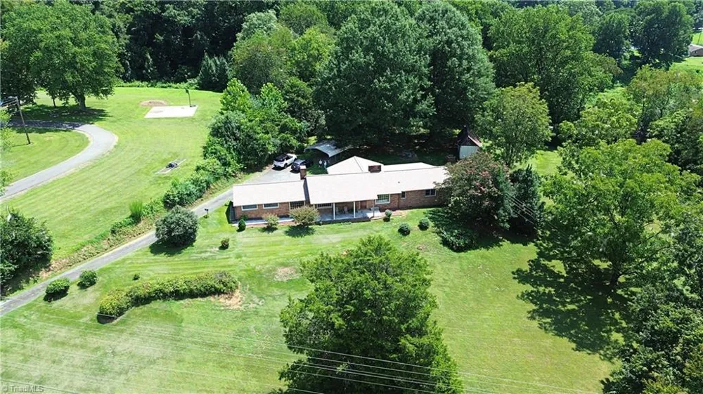 226 White Plains Road Roaring River, NC 28669