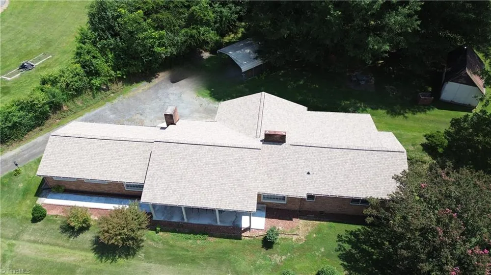 226 White Plains Road Roaring River, NC 28669