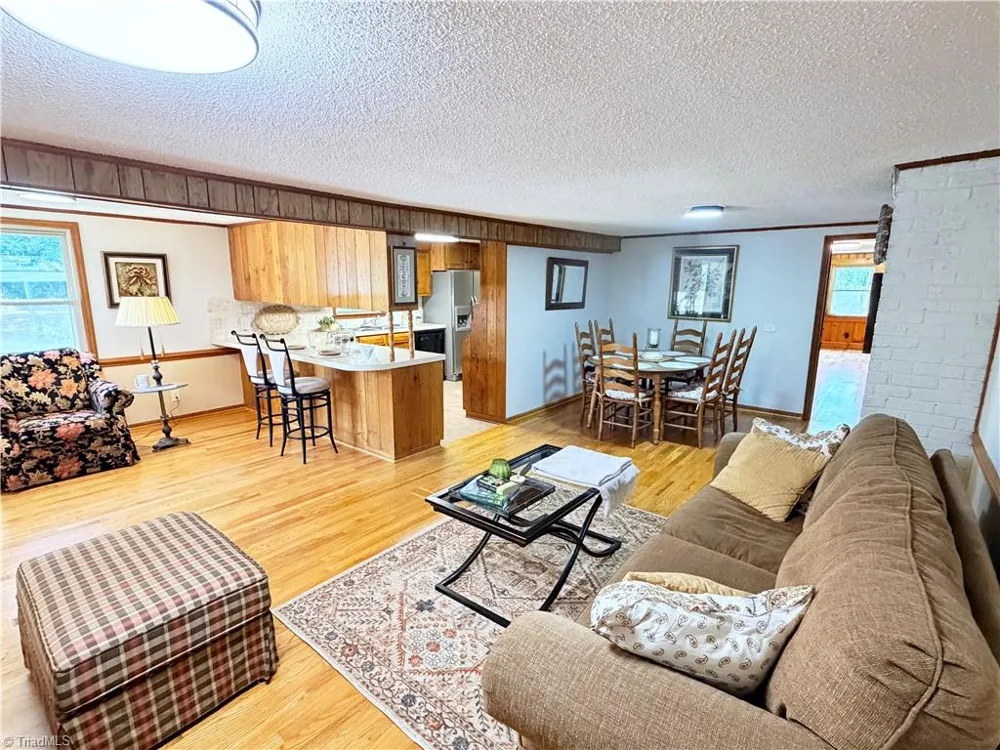 226 White Plains Road Roaring River, NC 28669
