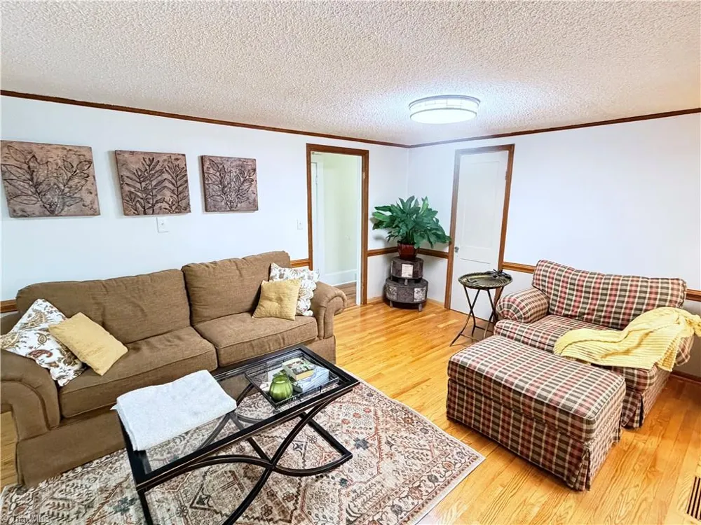 226 White Plains Road Roaring River, NC 28669
