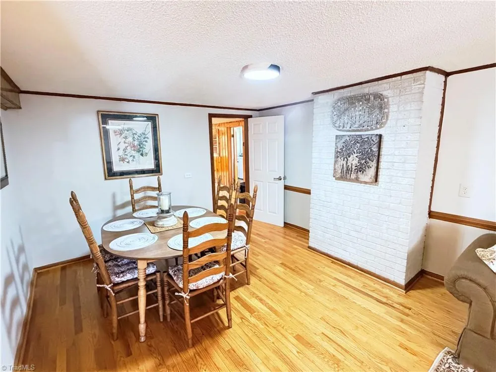 226 White Plains Road Roaring River, NC 28669