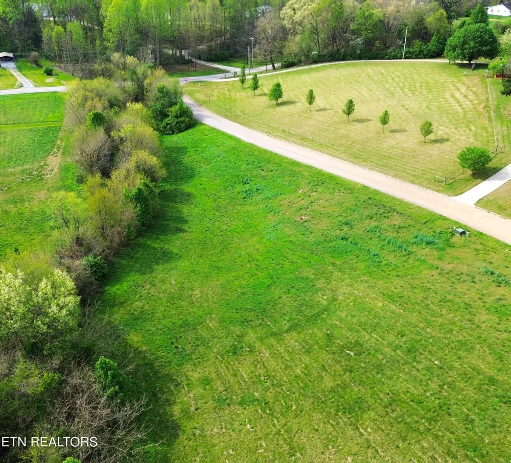916 Carter Springs Drive Maryville, TN 37801