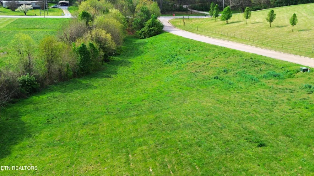 916 Carter Springs Drive Maryville, TN 37801