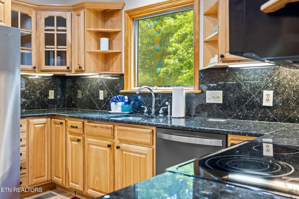 229 Cobblestone Way Townsend, TN 37882