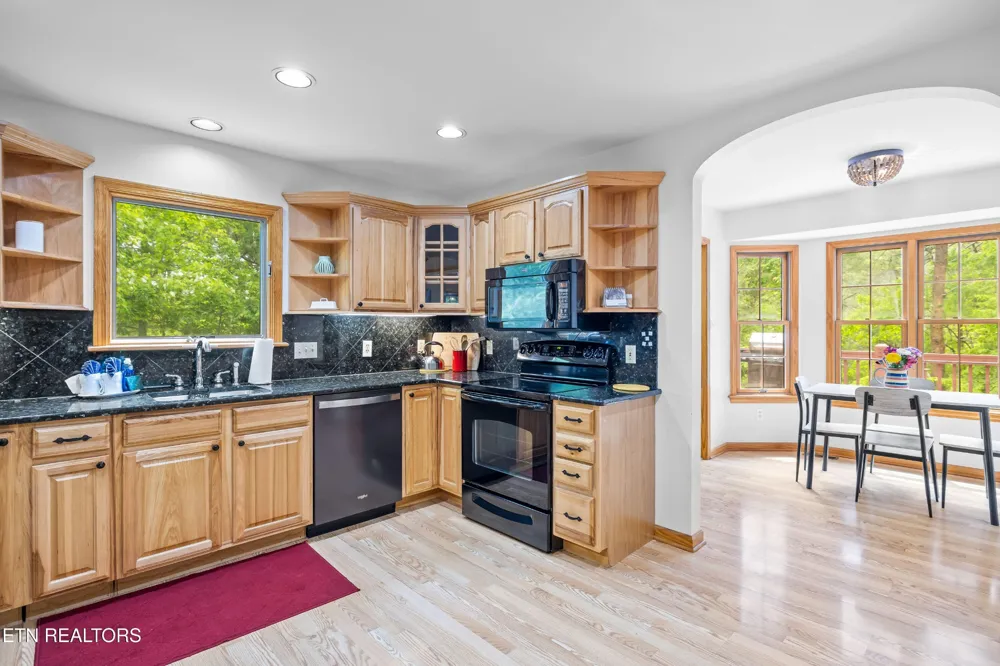 229 Cobblestone Way Townsend, TN 37882