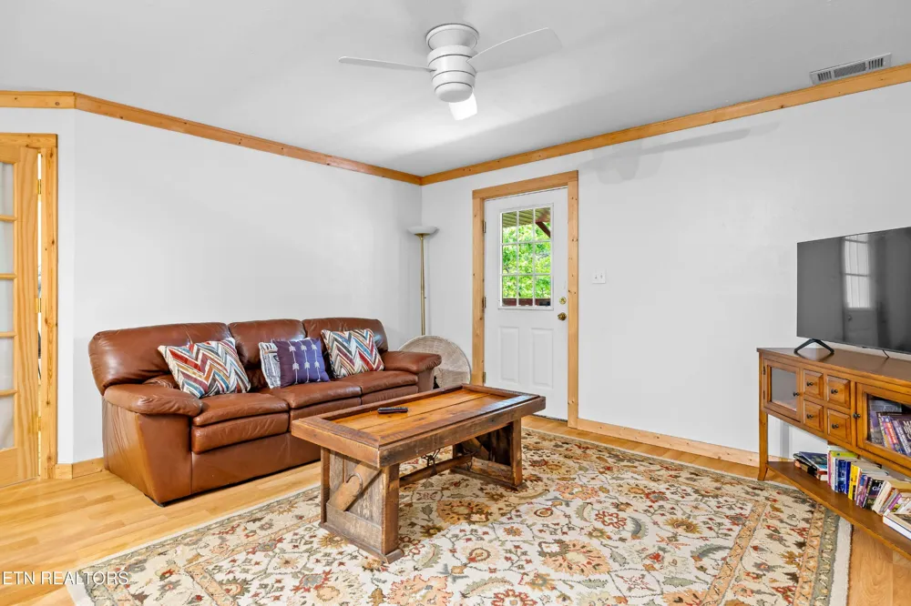 229 Cobblestone Way Townsend, TN 37882