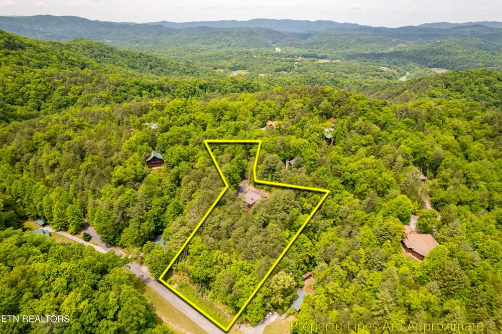 229 Cobblestone Way Townsend, TN 37882