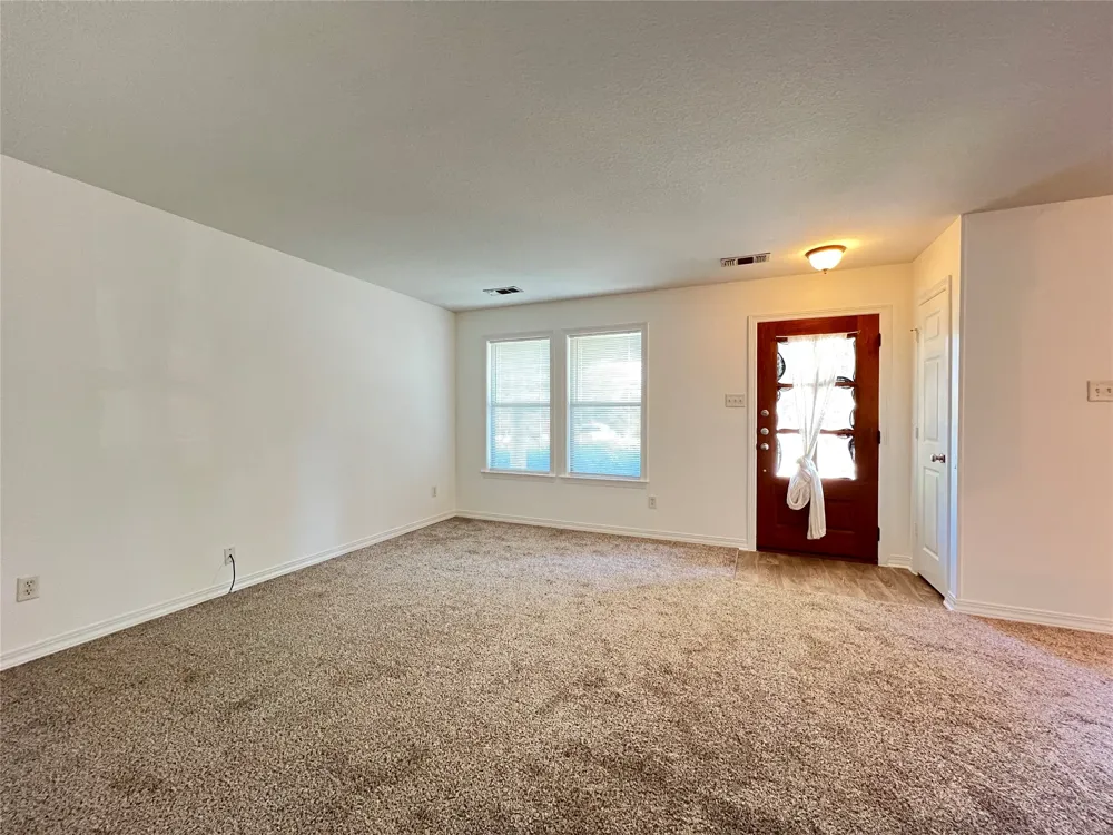 403 W Oak Street Decatur, TX 76234