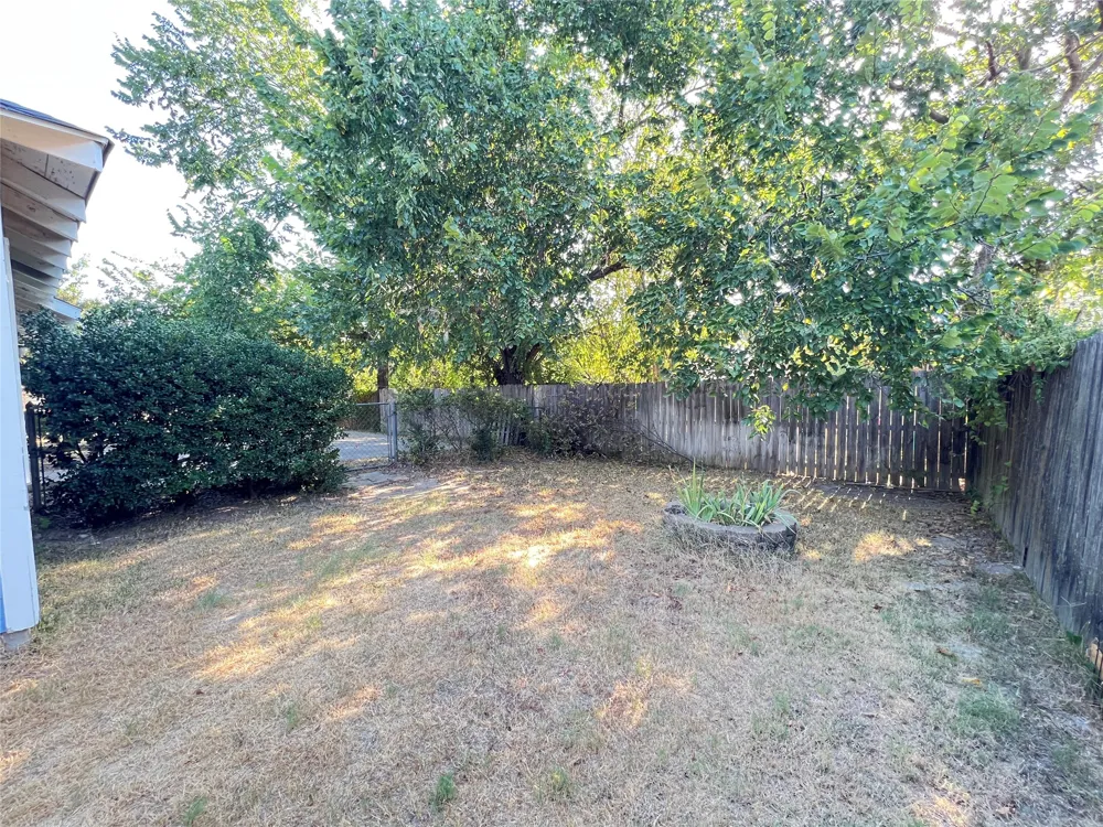 403 W Oak Street Decatur, TX 76234