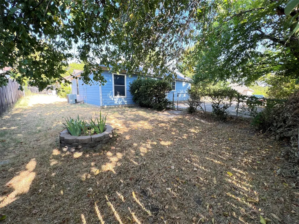 403 W Oak Street Decatur, TX 76234