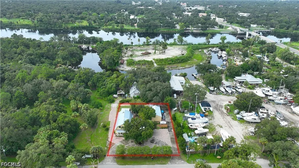 Riverbend Drive Labelle, FL 33935