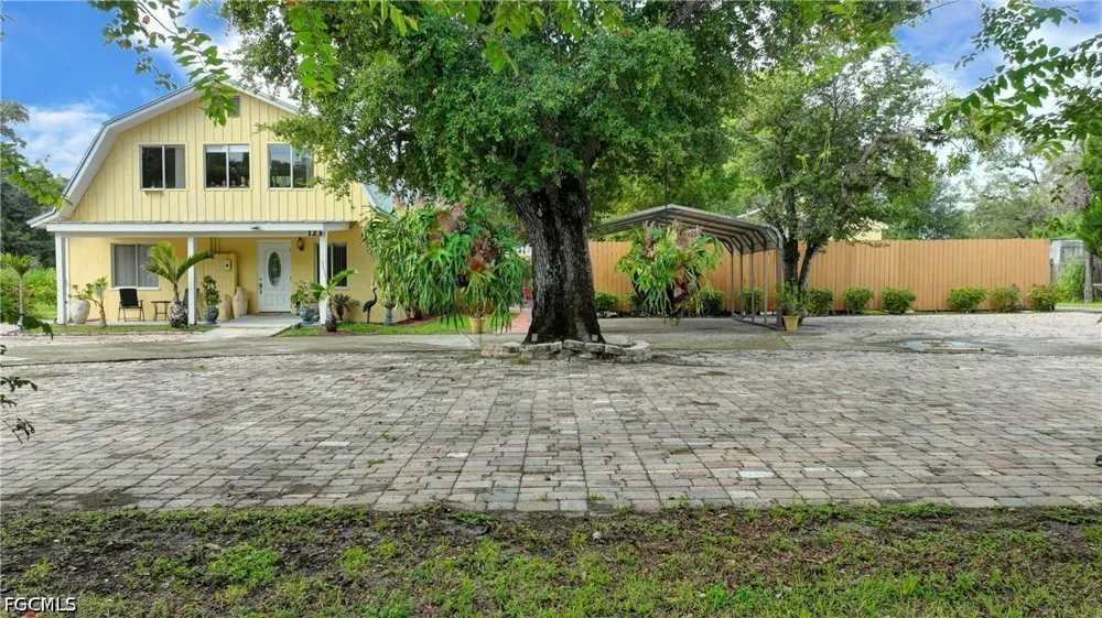 Riverbend Drive Labelle, FL 33935
