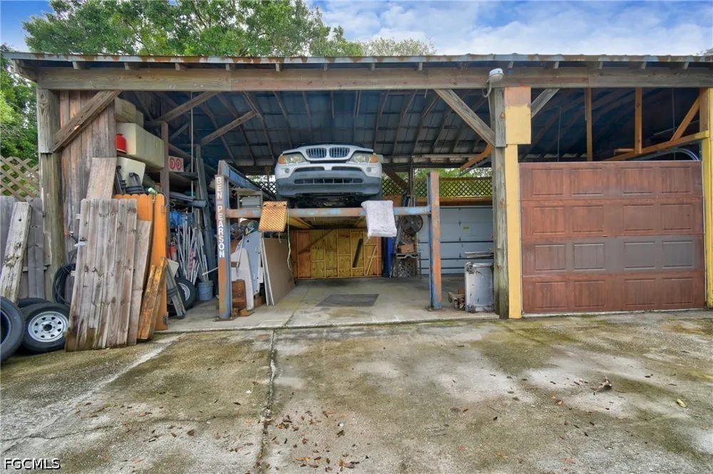 Riverbend Drive Labelle, FL 33935
