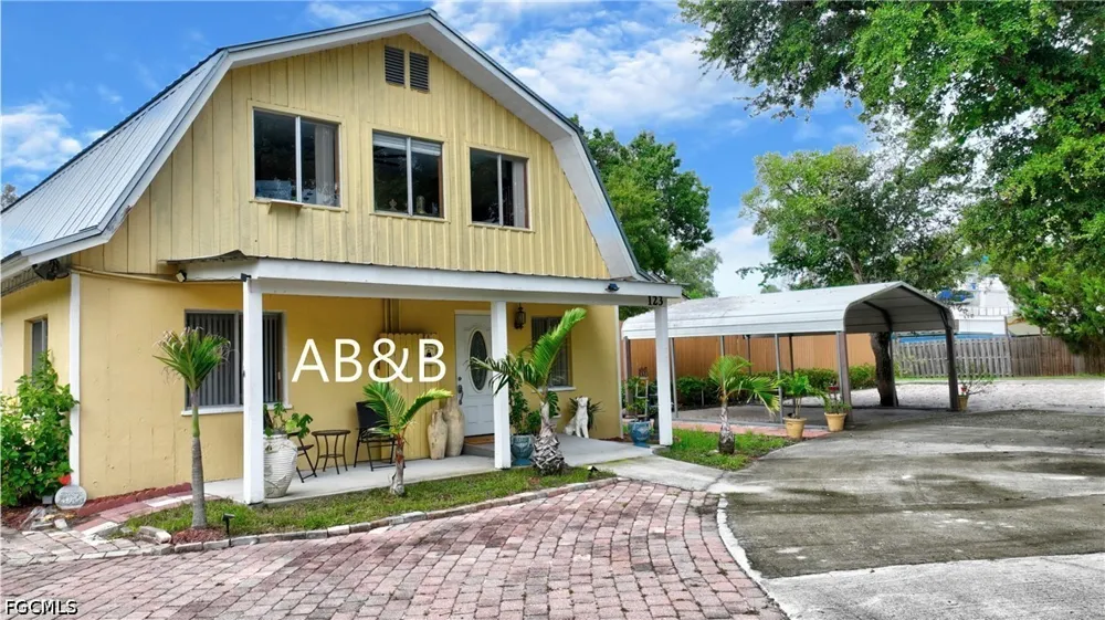 Riverbend Drive Labelle, FL 33935