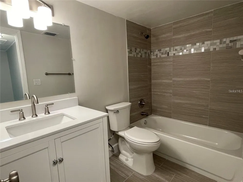 586 ORANGE DRIVE #118 Altamonte Springs, FL 32701