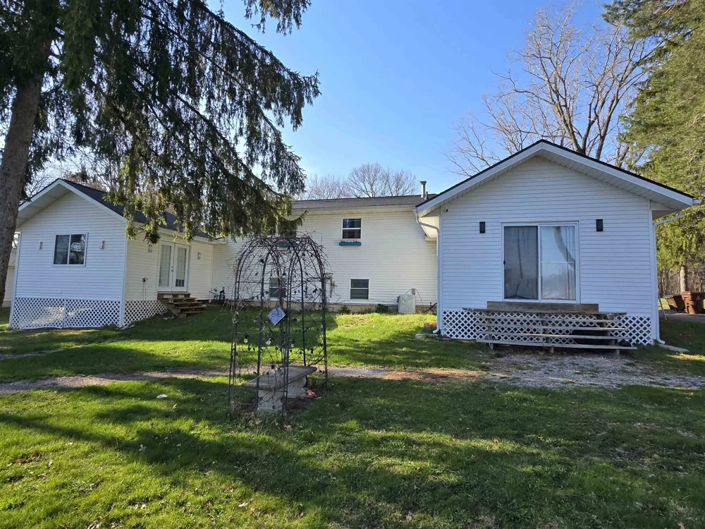 12573 Spruce Lane Perry Township, MI 48872