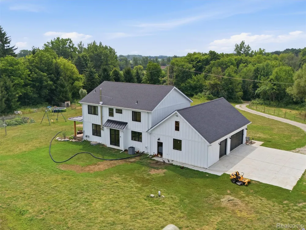 7241 Lyons Road Goodland Township, MI 48444