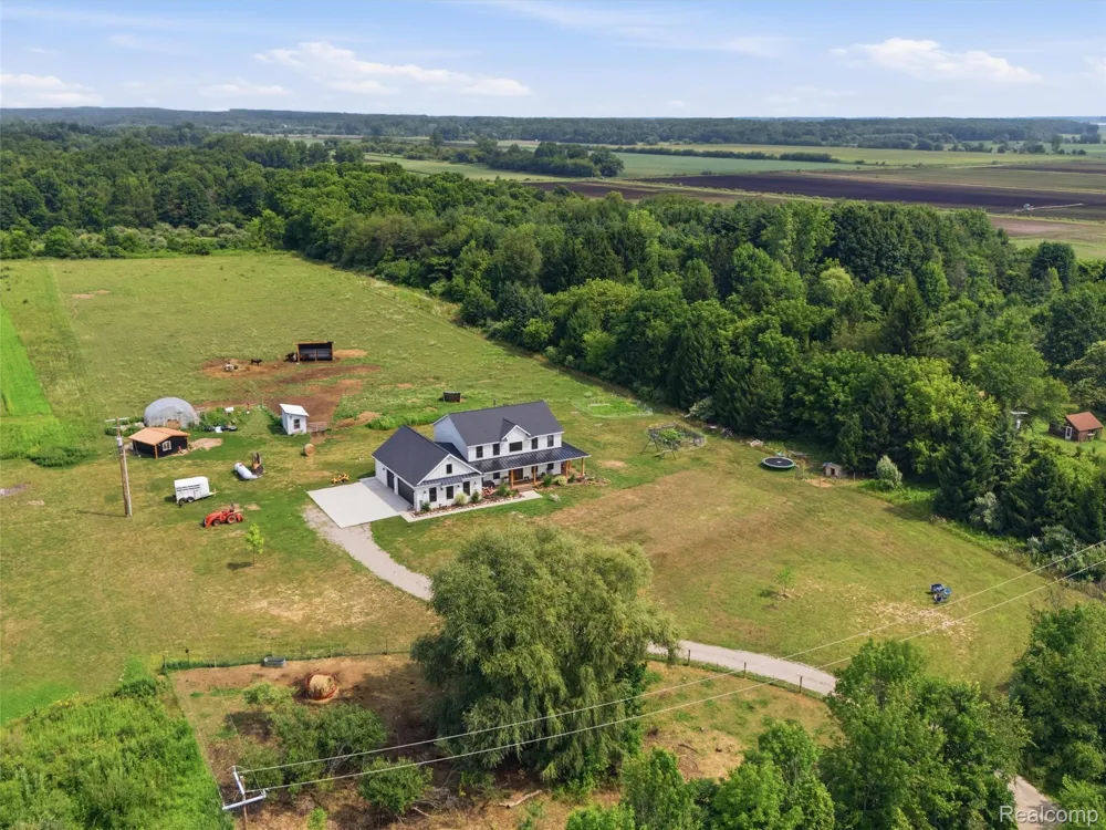 7241 Lyons Road Goodland Township, MI 48444