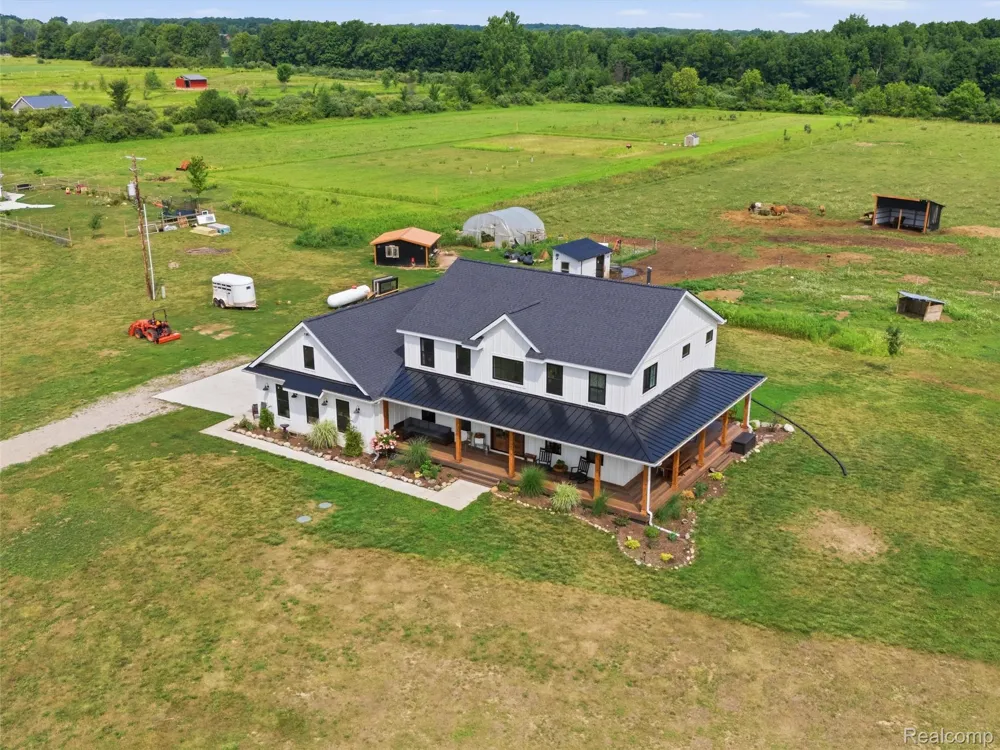 7241 Lyons Road Goodland Township, MI 48444