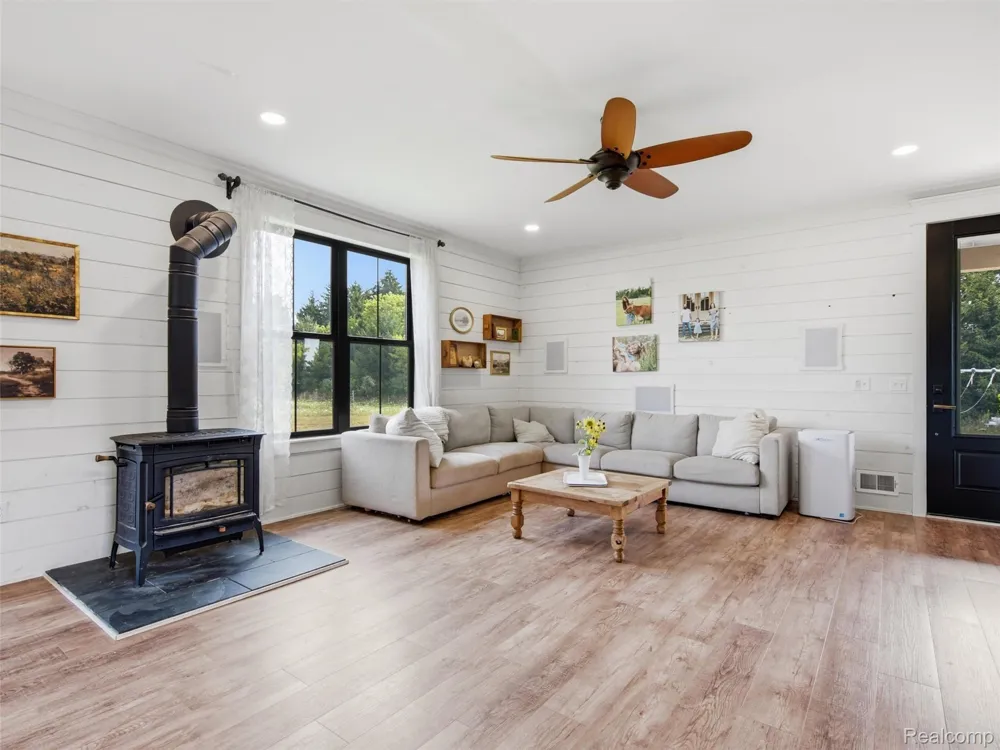7241 Lyons Road Goodland Township, MI 48444