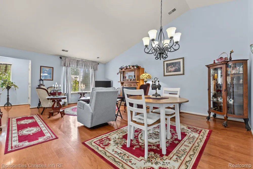 323 Countryside Court Highland Charter Township, MI 48357