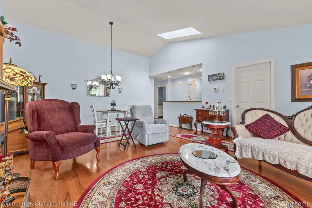 323 Countryside Court Highland Charter Township, MI 48357