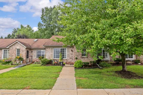 323 Countryside Court