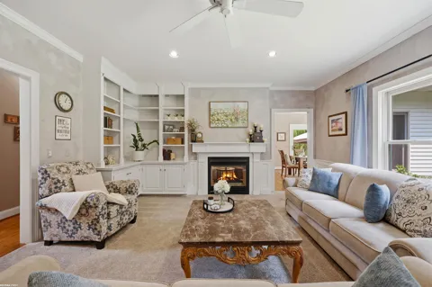 12294 Parkside Circle