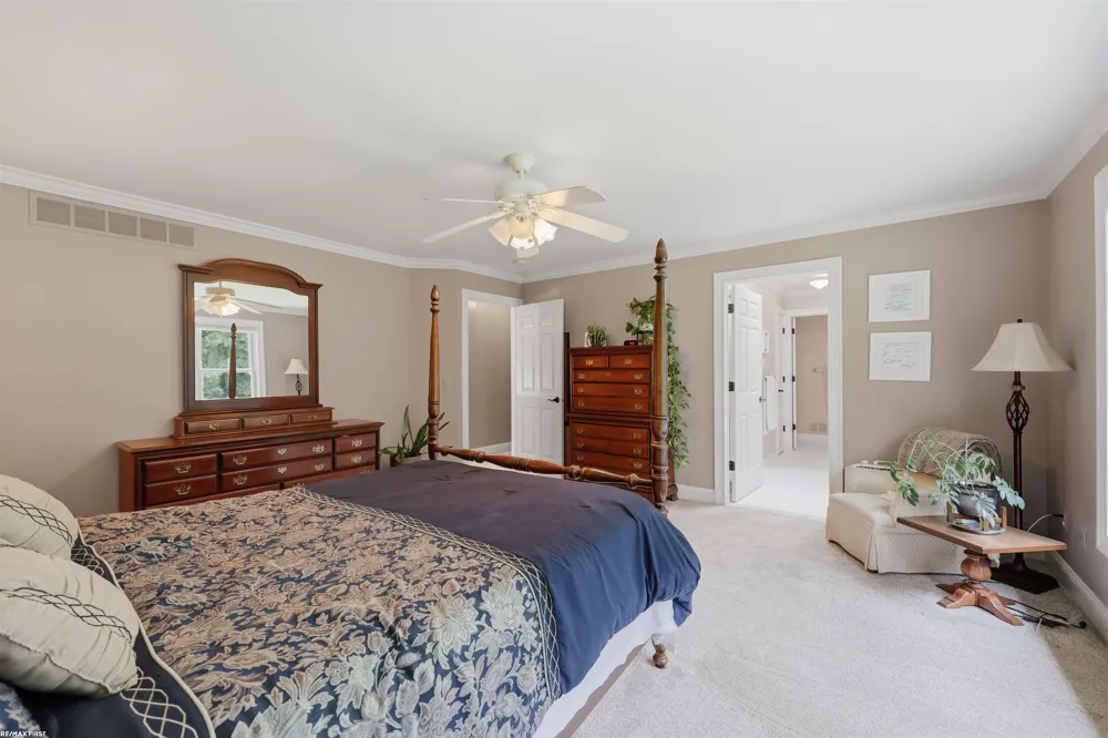 12294 Parkside Circle Washington Township, MI 48094