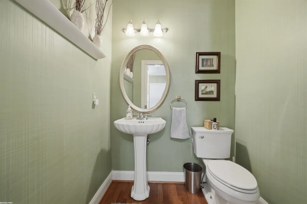 12294 Parkside Circle Washington Township, MI 48094