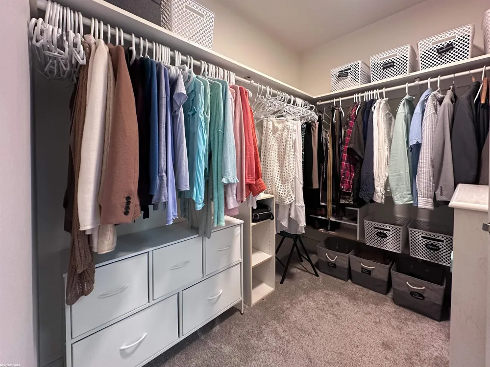12294 Parkside Circle Washington Township, MI 48094