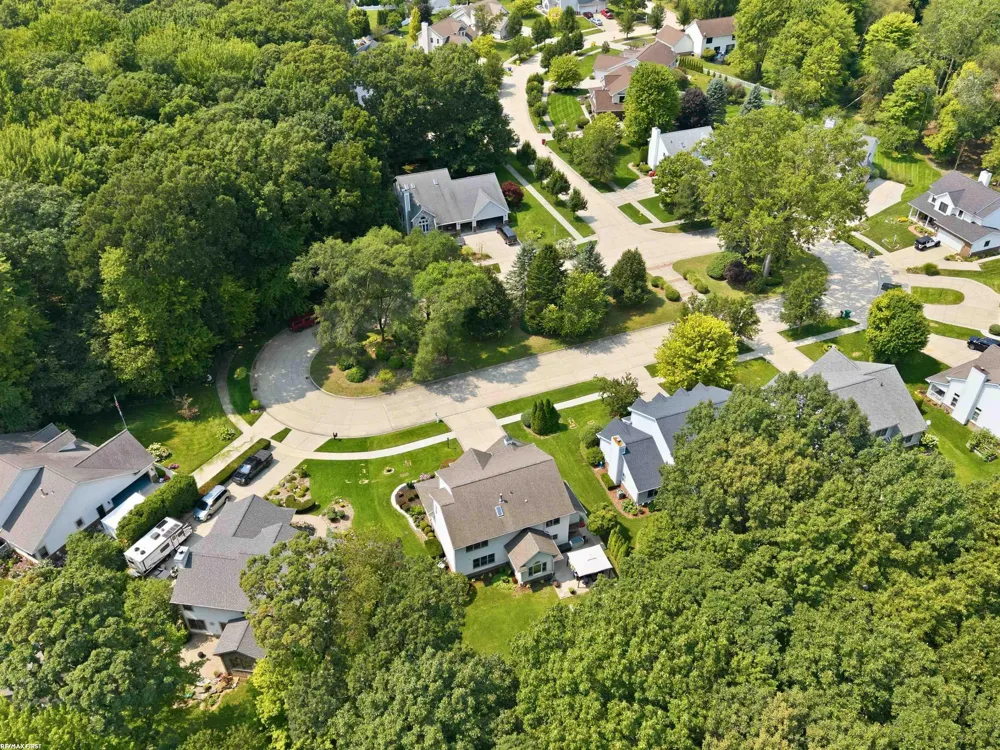 12294 Parkside Circle Washington Township, MI 48094