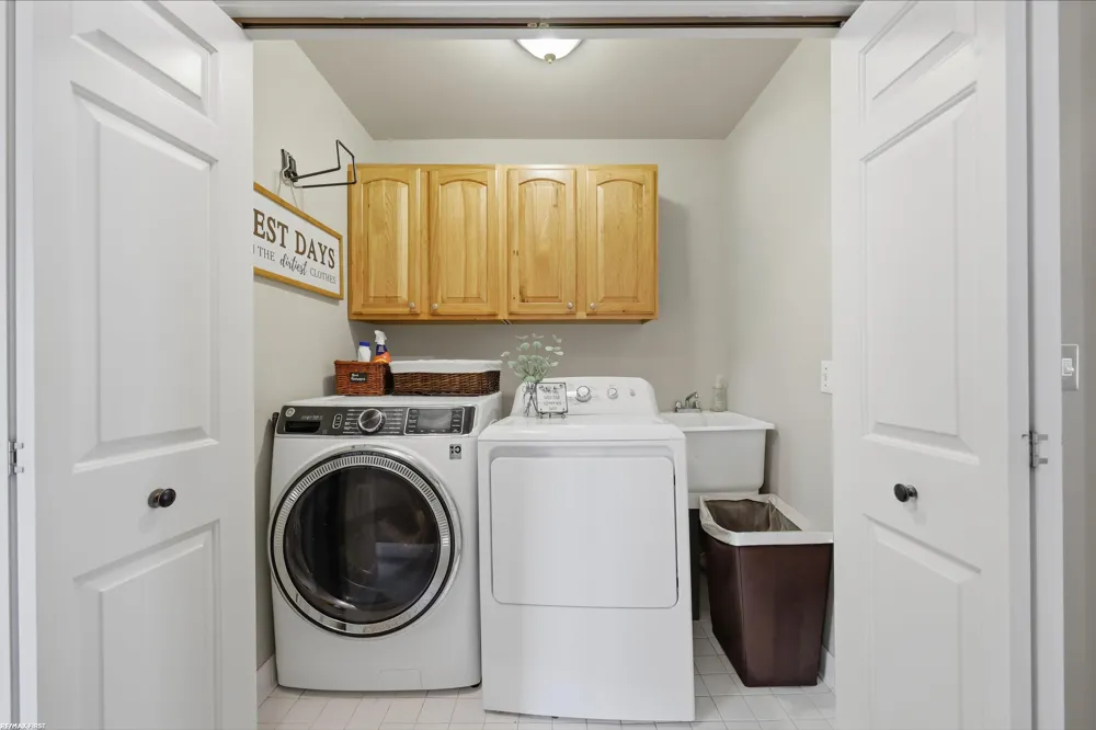 12294 Parkside Circle Washington Township, MI 48094