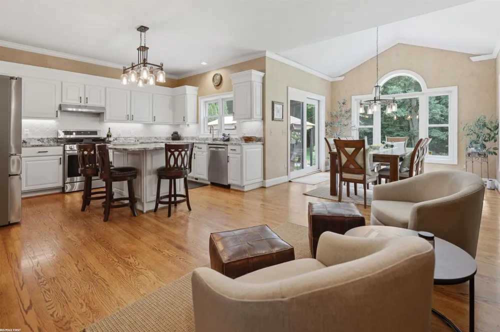 12294 Parkside Circle Washington Township, MI 48094