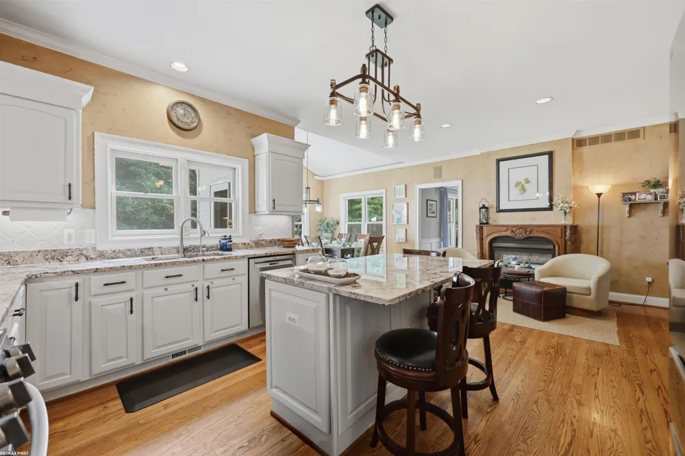 12294 Parkside Circle Washington Township, MI 48094