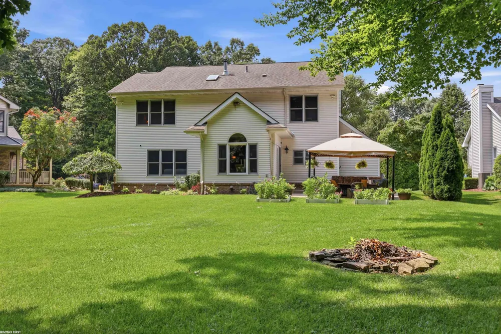 12294 Parkside Circle Washington Township, MI 48094