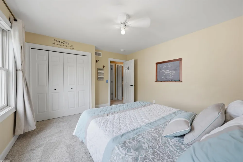 12294 Parkside Circle Washington Township, MI 48094