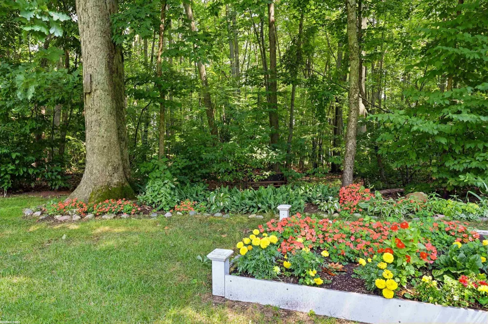12294 Parkside Circle Washington Township, MI 48094